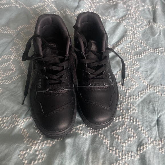 New Balance 550 Black/Black Shoes - Picture 1 of 3